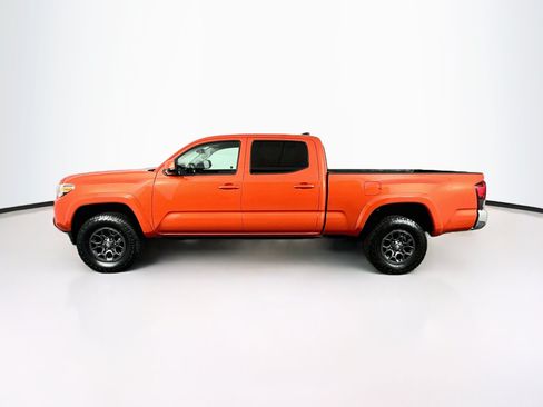 Used 2018 Toyota Tacoma SR5 RWD image 4