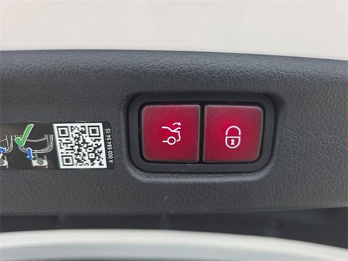 Used 2025 Mercedes-Benz C 300 C 300 image 8