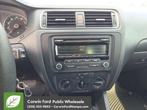Used 2014 Volkswagen Jetta SE FWD image 21