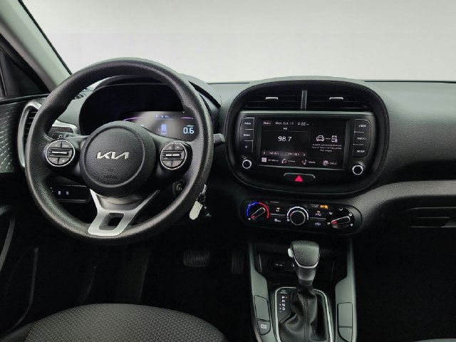 Used 2024 Kia Soul LX w/ Option Group 015 FWD image 21