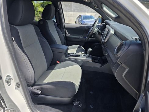 Used 2023 Toyota Tacoma TRD Sport image 14