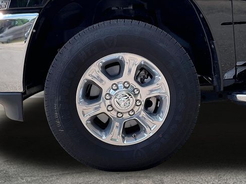 Certified 2025 RAM 2500 Big Horn AWD/4WD image 8