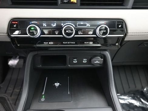 New 2026 Honda Pilot Touring image 13