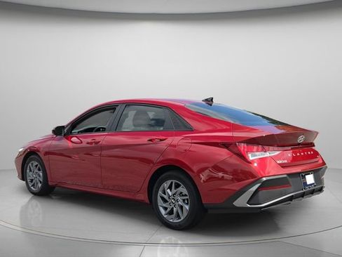 Certified 2025 Hyundai Elantra Hybrid FWD image 6