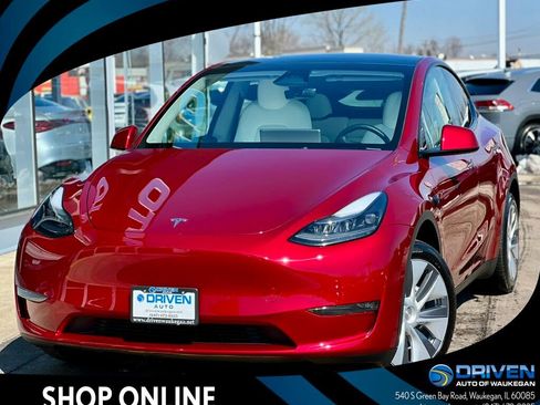 Used 2024 Tesla Model Y Long Range image 1