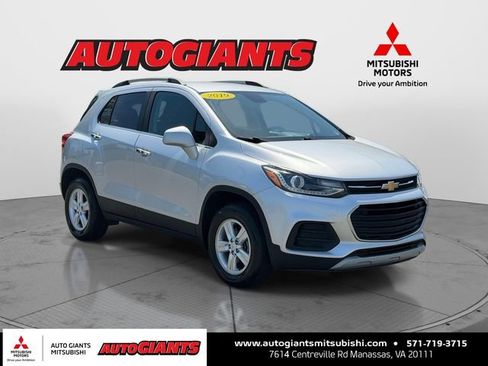 Used 2019 Chevrolet Trax LT w/ LT Convenience Package AWD/4WD image 1