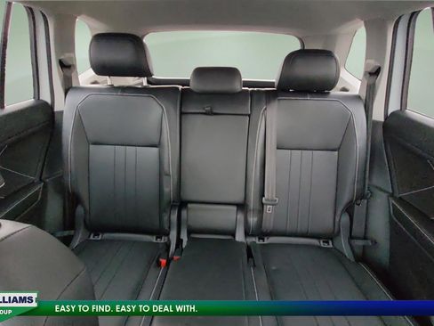 Used 2024 Volkswagen Tiguan SE image 16
