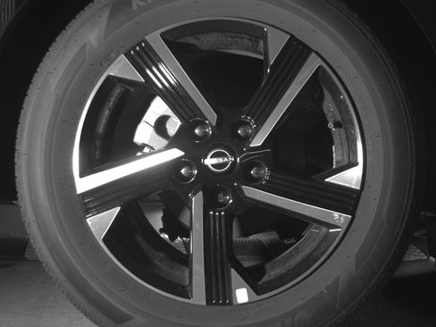 Used 2025 Nissan Sentra SV FWD image 15