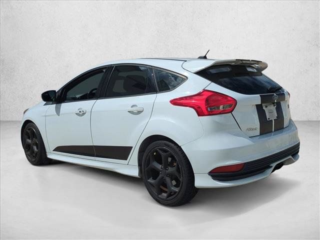 Used 2018 Ford Focus ST FWD image 4