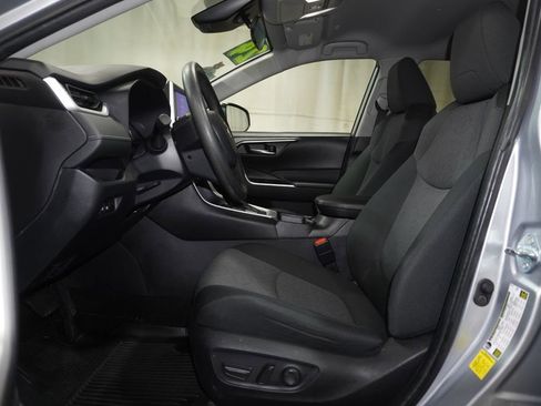 Used 2024 Toyota RAV4 XLE AWD/4WD image 12