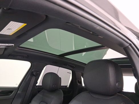 Used 2023 Porsche Cayenne E-Hybrid image 15