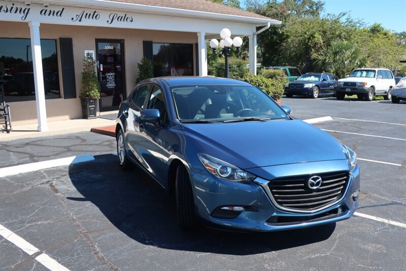 Used 2018 MAZDA MAZDA3 Sport FWD image 3