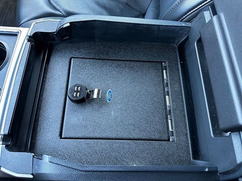 Used 2022 Ford F250 Platinum w/ FX4 Off-Road Package image 72