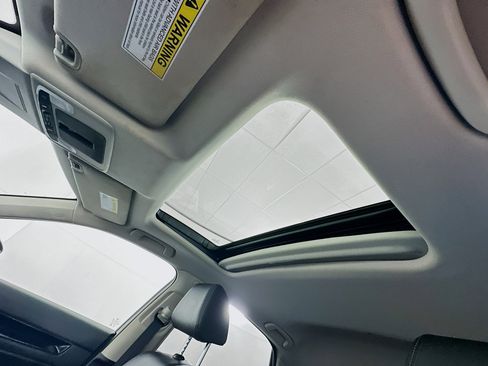 Used 2024 Honda Civic EX-L image 25