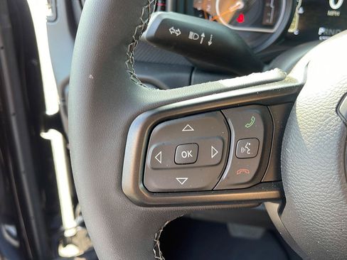Used 2025 Jeep Wrangler Rubicon AWD/4WD image 23