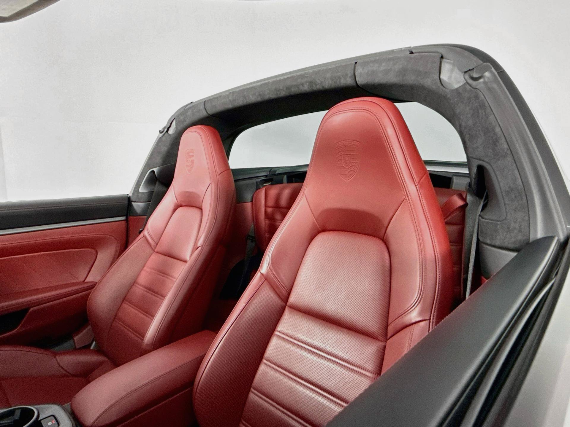 Used 2021 Porsche 911 AWD/4WD image 45