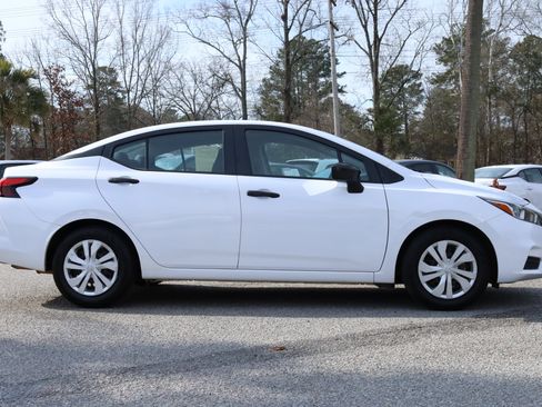 Used 2020 Nissan Versa S image 6