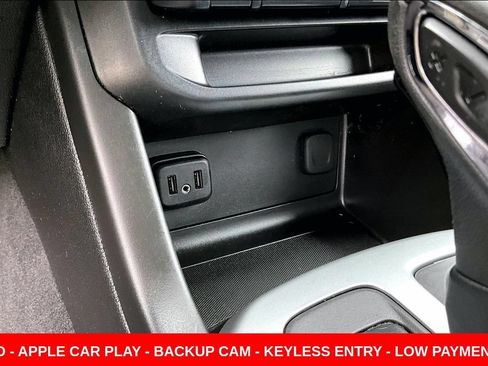 Used 2022 Chevrolet Colorado LT AWD/4WD image 17