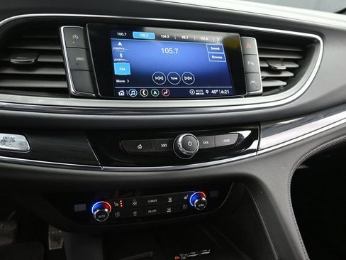 Used 2024 Buick Enclave Premium image 23