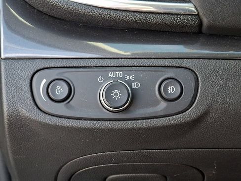 Used 2019 Buick Encore Sport Touring AWD/4WD image 22