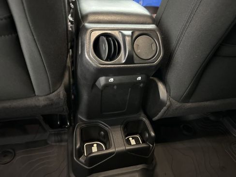 Used 2021 Jeep Wrangler Unlimited Sport image 22