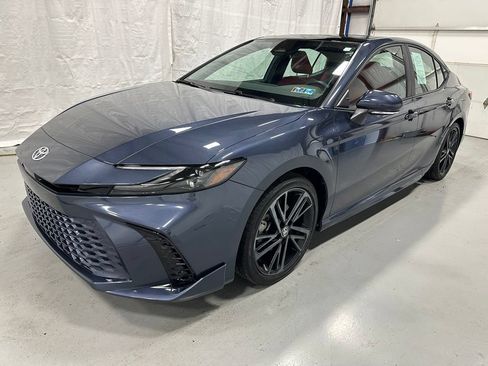 Used 2026 Toyota Camry XSE FWD image 3