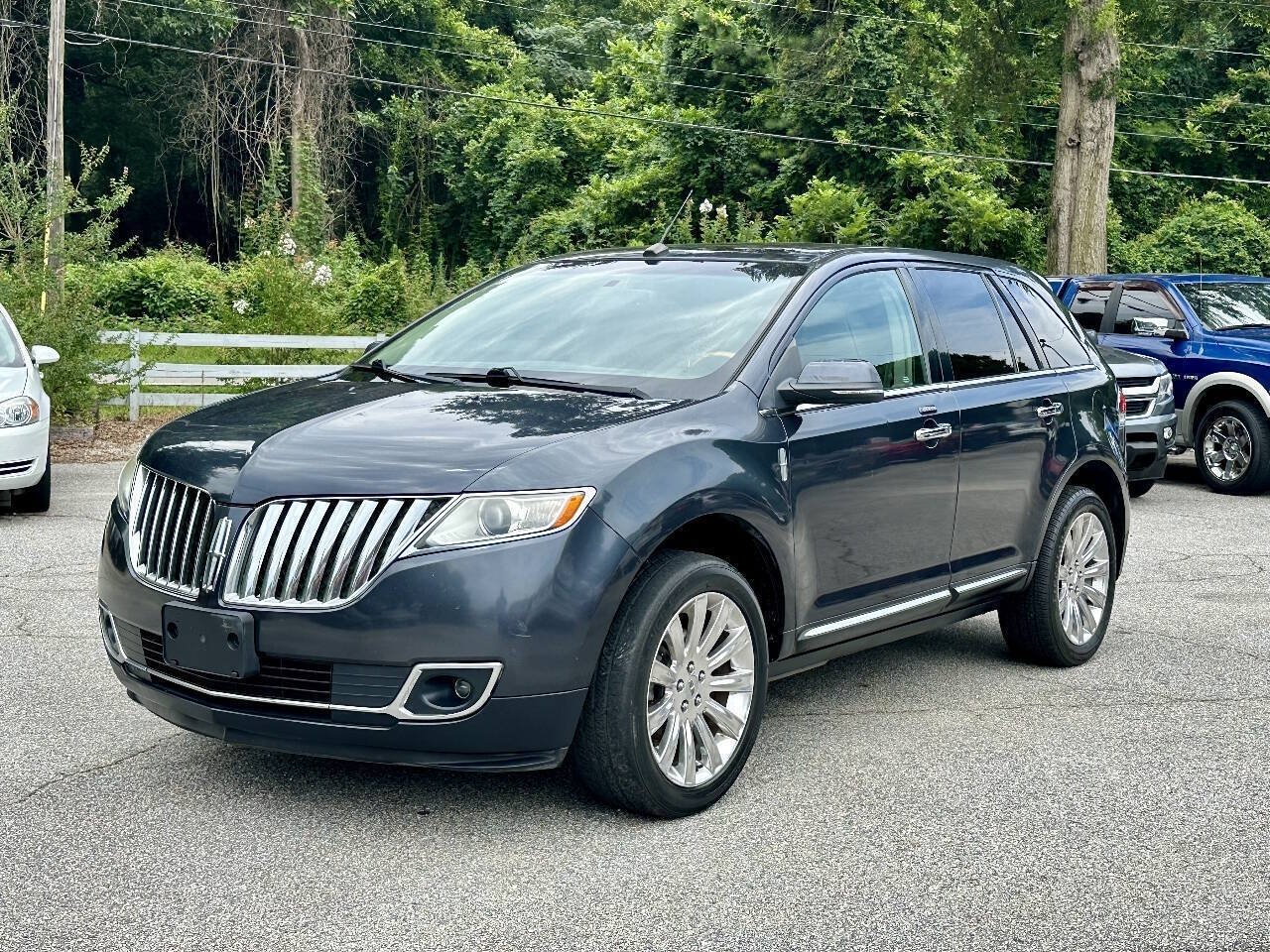 Used 2014 Lincoln MKX AWD w/ Equipment Group 102A image 3