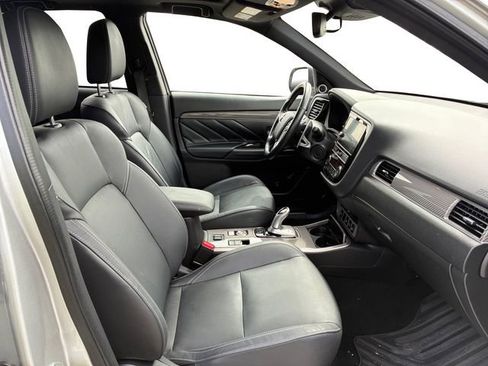 Used 2019 Mitsubishi Outlander GT AWD/4WD image 12