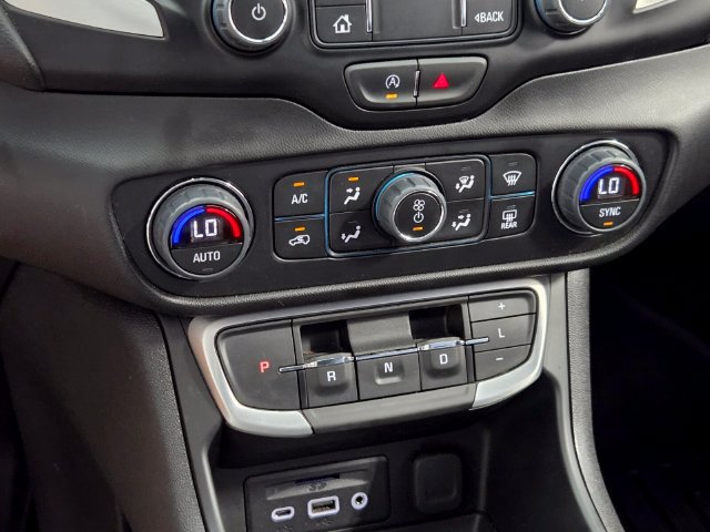 Used 2023 GMC Terrain SLT FWD image 21