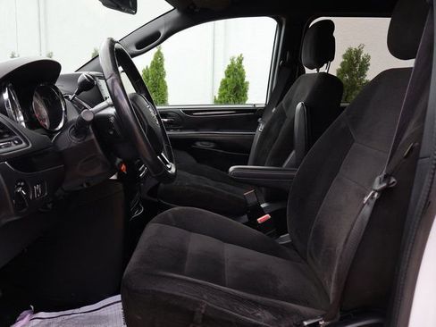 Used 2015 Dodge Grand Caravan SE FWD image 21