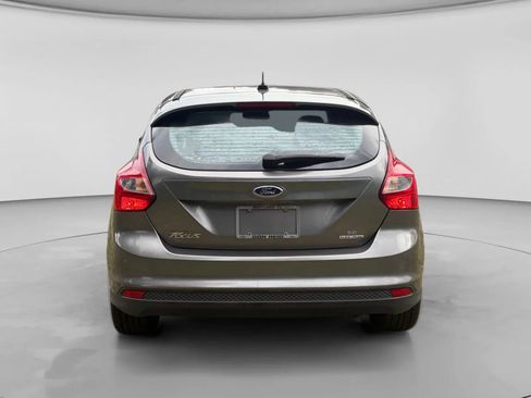 Used 2014 Ford Focus SE w/ SE Sport Package FWD image 4