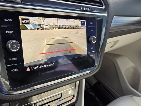 Used 2022 Volkswagen Tiguan SEL R-Line image 22