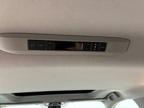 Used 2022 Toyota Sienna XLE FWD image 19