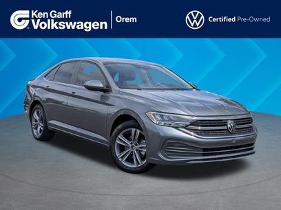 Used 2024 Volkswagen Jetta SE w/ Panoramic Sunroof Package