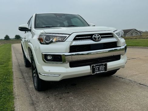 Used 2023 Toyota 4Runner Limited image 3