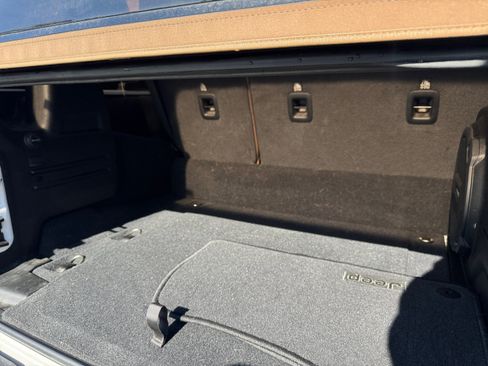 Used 2022 Jeep Wrangler Unlimited Sahara AWD/4WD image 18