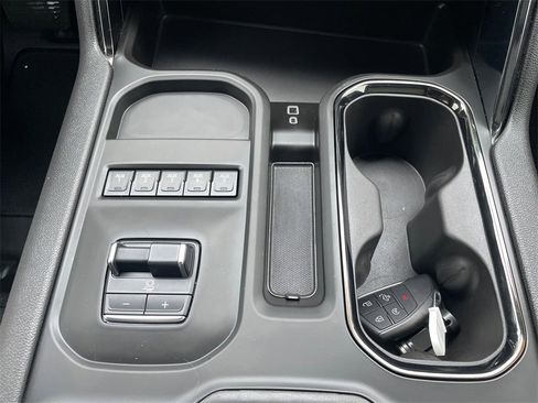 Used 2025 GMC Sierra 2500 AT4 w/ AT4 Premium Plus Package image 14