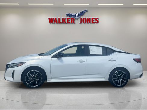 Used 2024 Nissan Sentra SR w/ SR Premium Package image 6