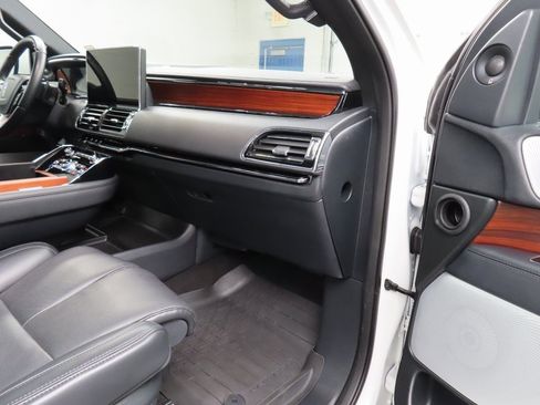 Used 2024 Lincoln Navigator L Reserve w/ Equipment Group 201A image 36