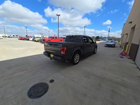 Used 2017 Ford F150 XLT w/ Equipment Group 302A Luxury image 9