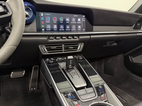 Certified 2022 Porsche 911 Turbo image 35