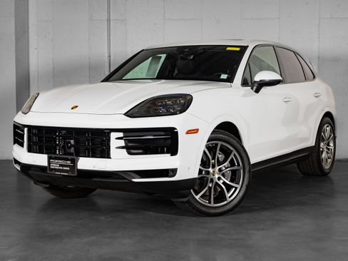 Certified 2024 Porsche Cayenne AWD/4WD image 1