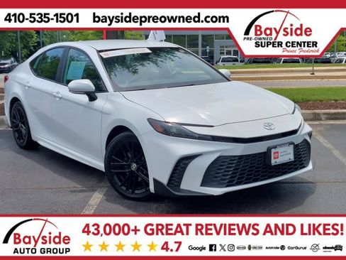 Certified 2025 Toyota Camry SE FWD image 1