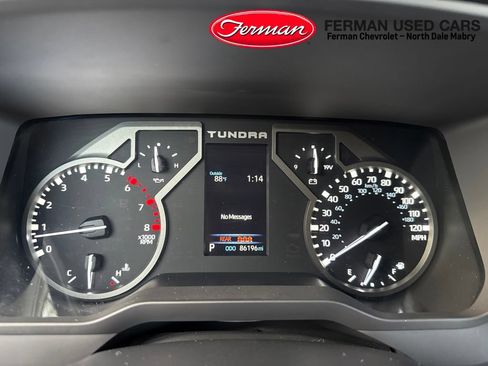 Used 2022 Toyota Tundra SR5 w/ SR5 Convenience Package AWD/4WD image 8