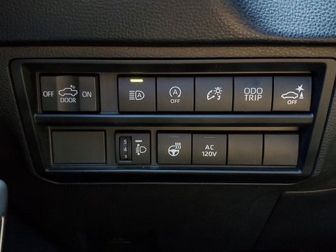Used 2023 Toyota Tundra SR5 w/ SR5 Premium Package AWD/4WD image 32