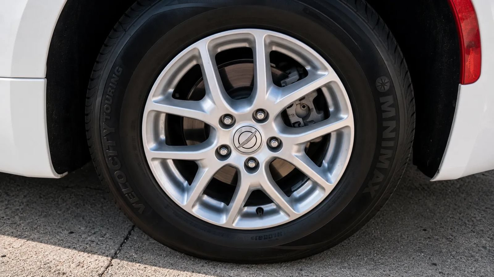 Used 2024 Chrysler Pacifica Touring-L FWD image 10