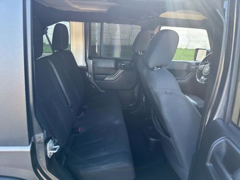 Used 2018 Jeep Wrangler Unlimited Sport S AWD/4WD image 31