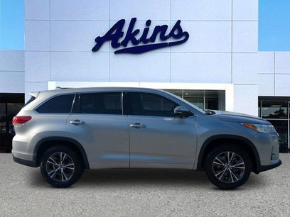 Used 2017 Toyota Highlander LE