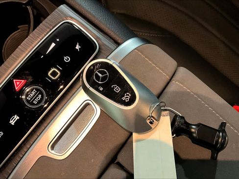 Used 2023 Mercedes-Benz EQS 580 4MATIC SUV image 14