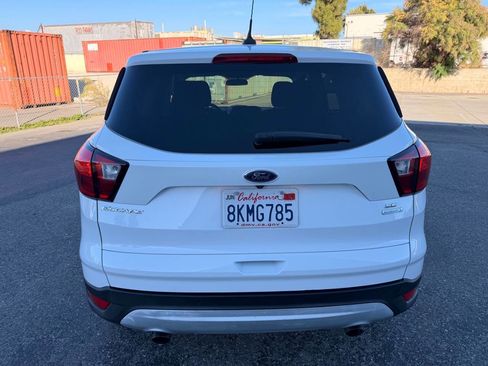 Used 2019 Ford Escape SE FWD image 17